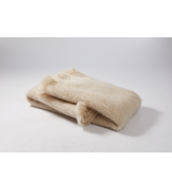 Solid color beige mohair blanket 130x200cm - mantas ezcaray - nardini supplies