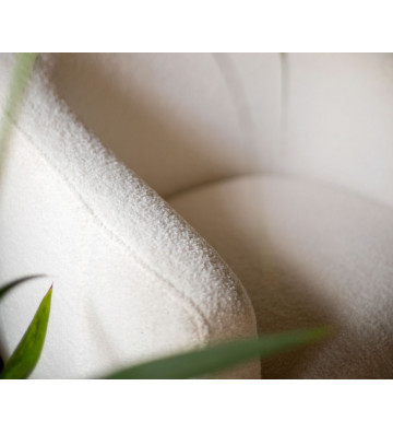 Poltrona bianca in bouclè con gambe di legno - andrea house - nardini forniture